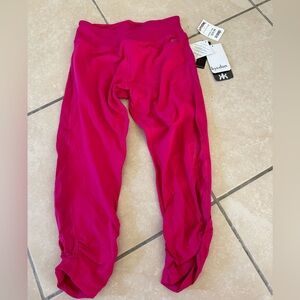 Kyodan Pink Capri Leggings S NWT